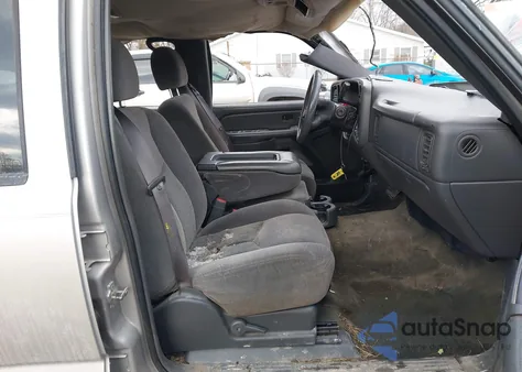 2006 Chevrolet Silverado 1500 Ls z USA, uszkodzony, nr VIN 2GCEC13VX61358312